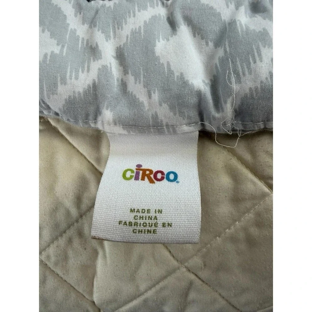 Circo Safari Jungle Animals Baby Crib Quilt Elephant Giraffe Lion Gray